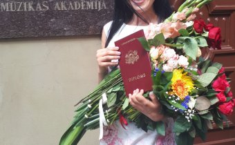 Esmu mūzikas skolotāja ar 7 gadu pieredzi.